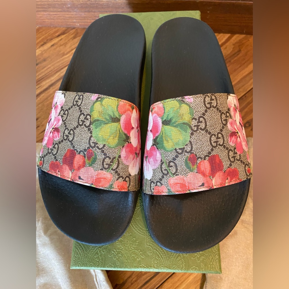 Gucci Bloom slides- size 9/39